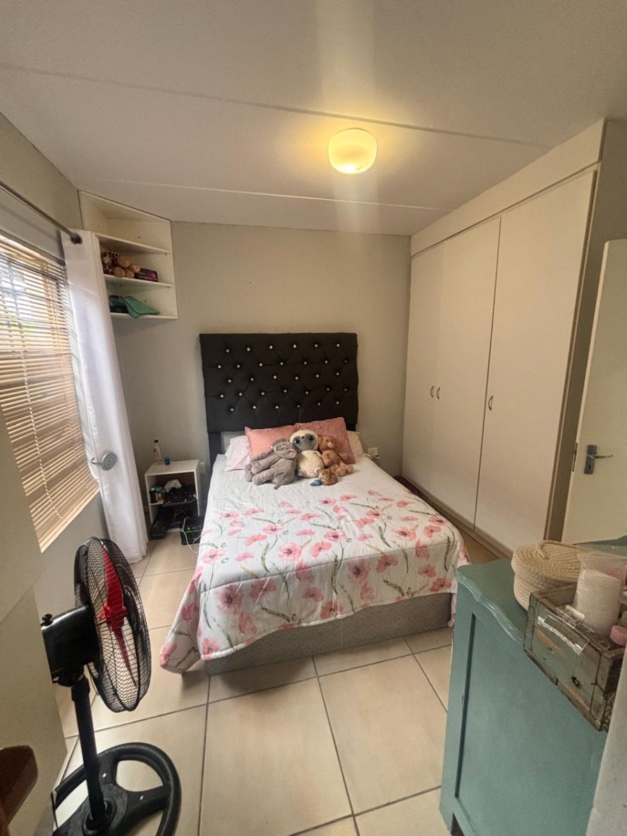 To Let 1 Bedroom Property for Rent in Van Der Hoff Park North West